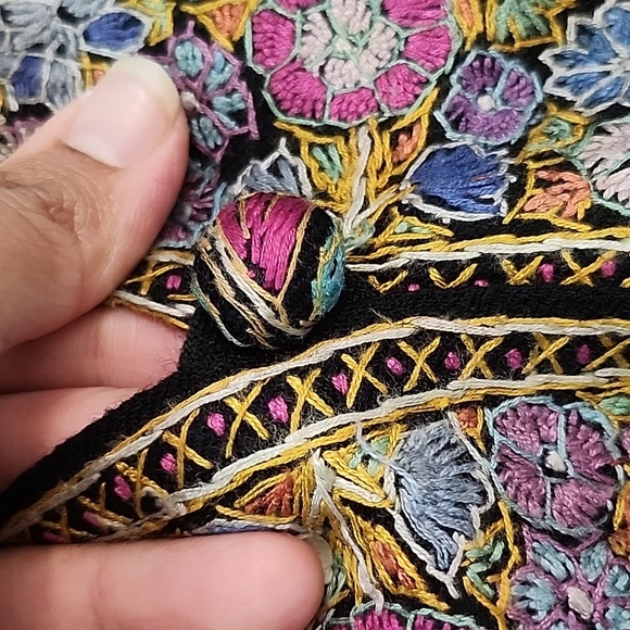 Pure Cashmere Embroidered Coat. - Picture 7 of 11